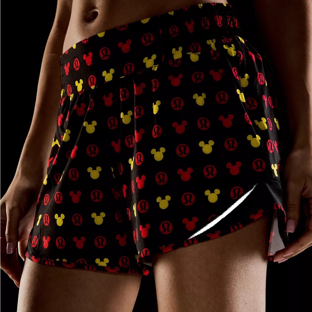 Disney x Lululemon Hotty Hot High Rise 4”